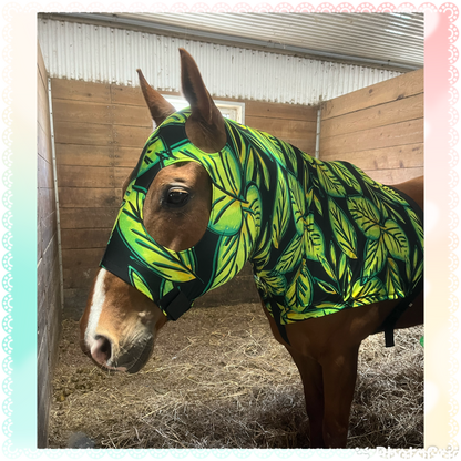 LARGE PONY/SMALL HORSE SLINKY. FREE CHARM