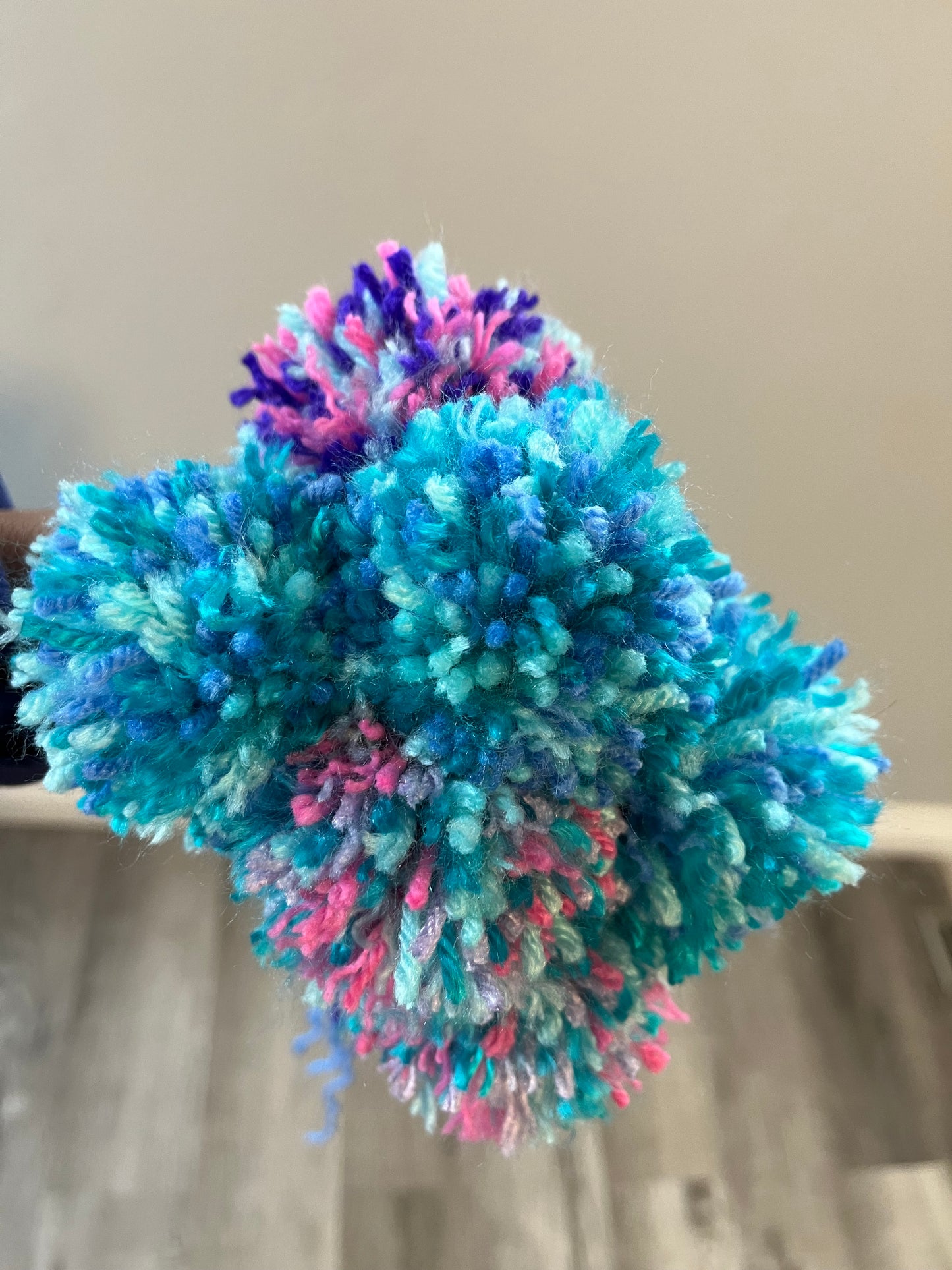 POM POMS & FLOWERS