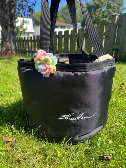 POM POMS & FLOWERS