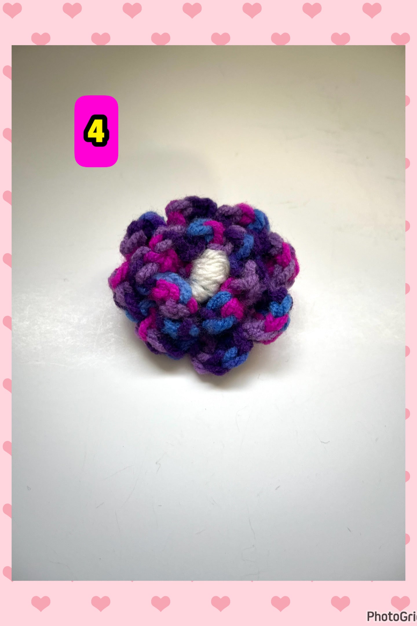 POM POMS & FLOWERS