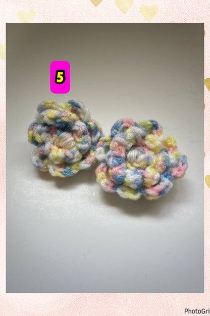 POM POMS & FLOWERS