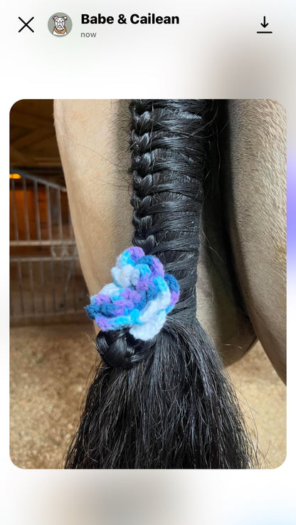 POM POMS & FLOWERS