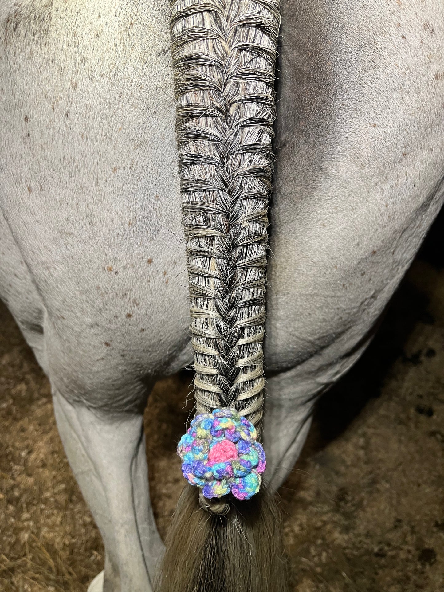 POM POMS & FLOWERS