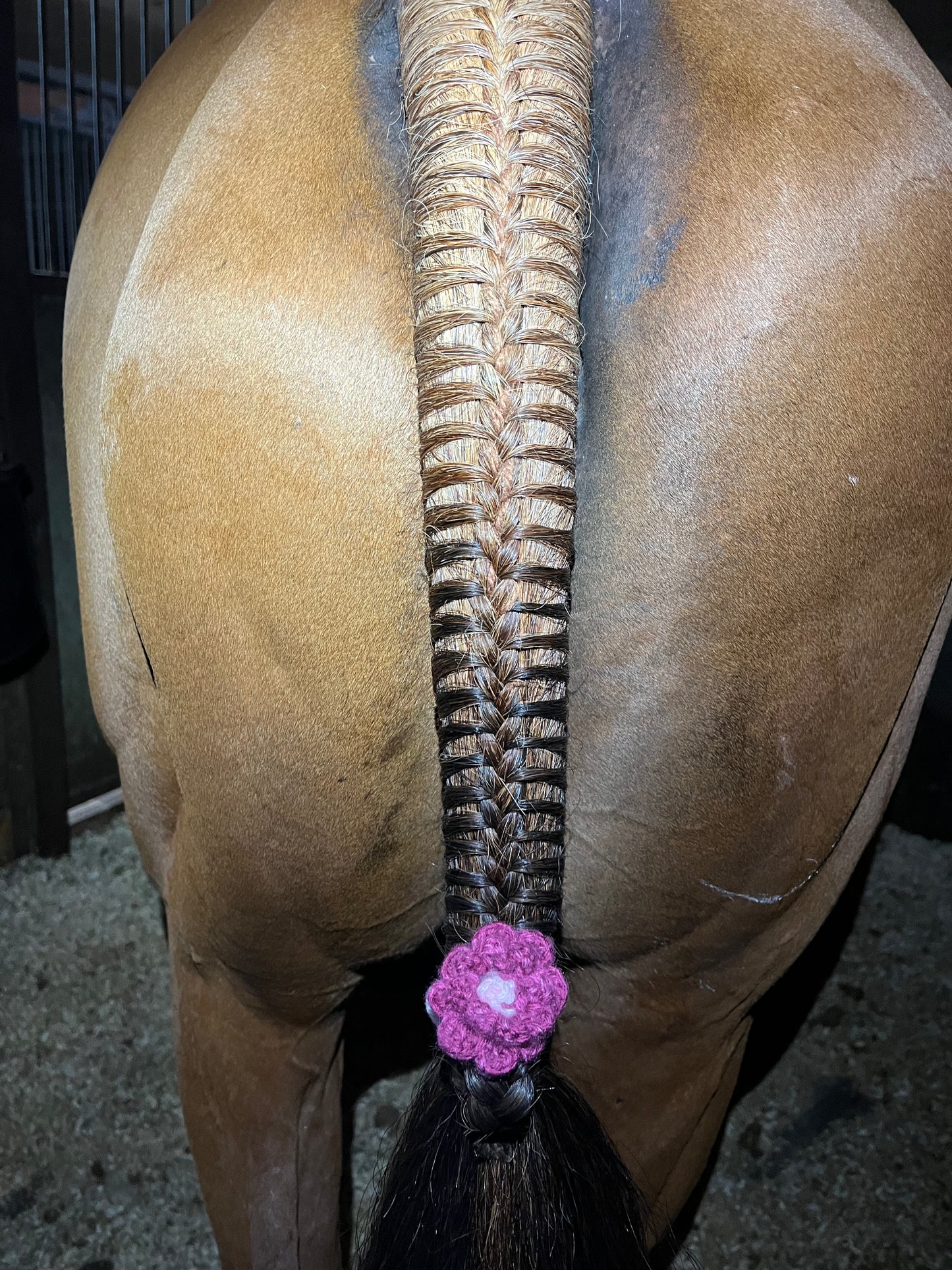 POM POMS & FLOWERS