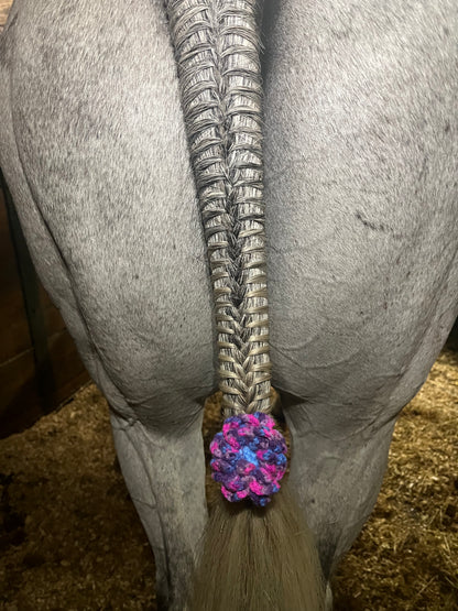POM POMS & FLOWERS