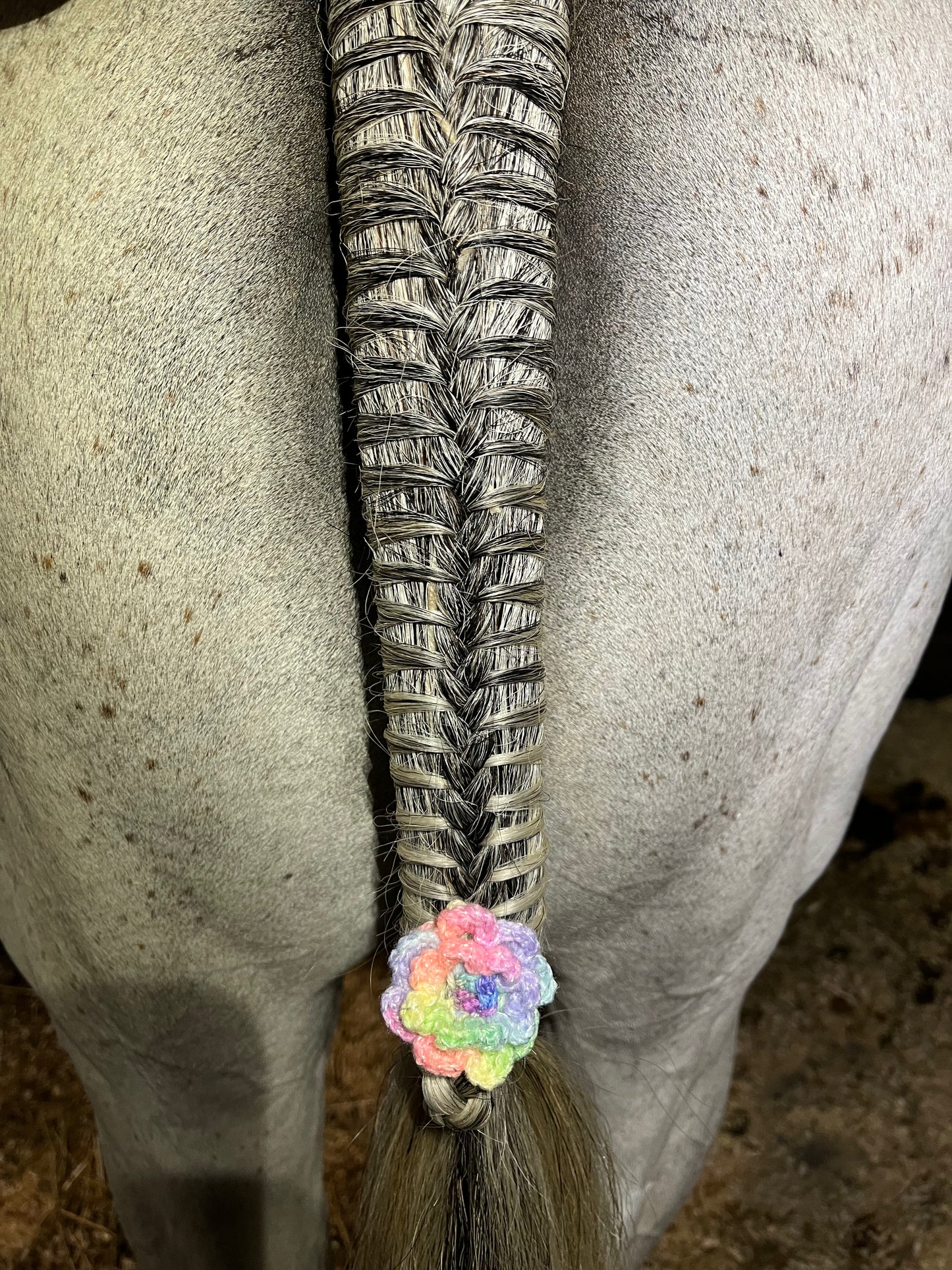 POM POMS & FLOWERS